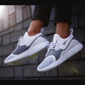 women's nike lunarcharge essential